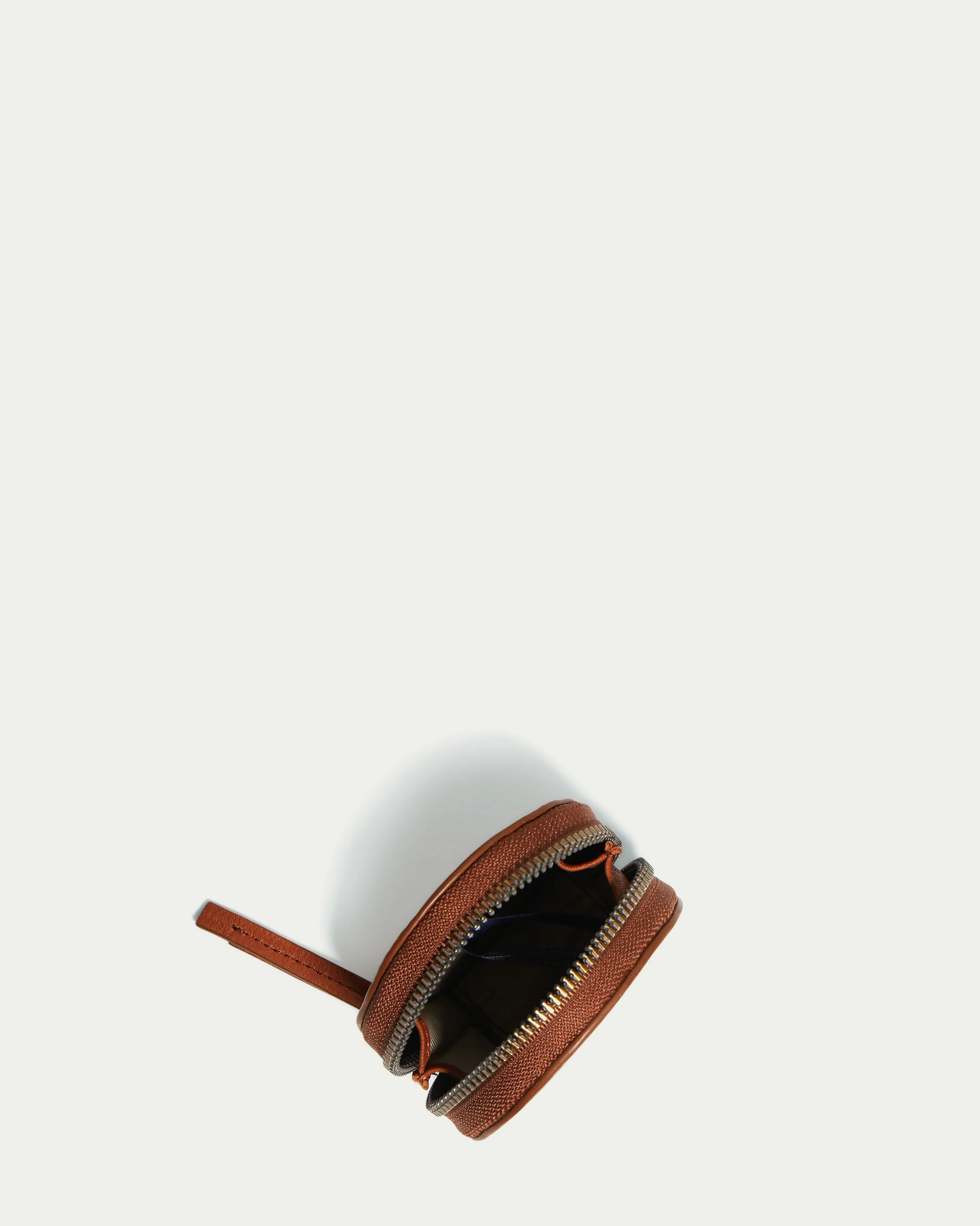 Stowe Round Coin Pouch - Image 5